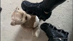 a soft toy has to suffer from cute Nike tl