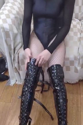 Mz22 - the Latex Girl in Shackles and Restraint