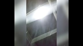 Chupando o p&eacute_ e brincando com o pau