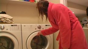 Fany gets her pussy stimulated by the laundry machine&#039;s vibrations