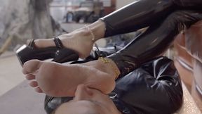 Catwoman Amber Use Man In Straitjacket - Black Stripes High Heels