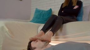 Slave Under Rose - Leggins And Tan Pantyhose - Full - 4K