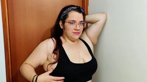 Legis Squeezing Hairy Cunt