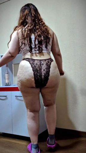 Nicole's Silly Fat Tease: Jiggling Cellulite Ass &amp; Soft Belly Dance