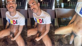 dotadao batendo uma punheta bem gostosa