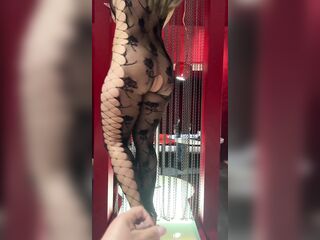 Escort dancing and riding client's knob in motel
