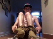 Hairy legs soaks his clothes with piss fountain