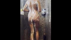 shaving my pussy and playing in the shower