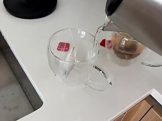 My Best Friend’s 20-year-old Fucked Me When I Came for Salt