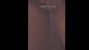 um verao que estavamos na casa de praia e descobrimos que filho do caseiro ficou espiando ela fazer uma performance sexy.