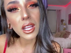 Amateur Webcam Teen Flashes Masturbates