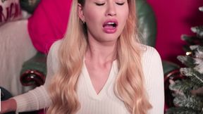 Stella Cardo dances with her hand in her panties