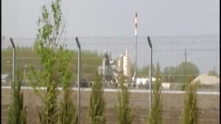 Kanos vintage MILFek, Renata Black, Grace Cat és Monika Sommer megnyalják a puncijukat, laza szopást és kézimunkát adnak, majd cowgirlként és misszionáriusként dugnak meg seggüket kutyapózban, végül pedig szájba élveznek.