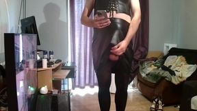 Maninboots Cumming with a Pulsating Anal Toy