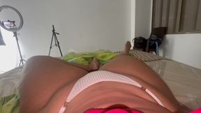 THICK AND VOLUPTUOUS WOMAN GETTING A GOOD ORGASM