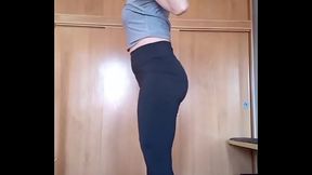 puta haciendo ejercicio se le marca todo