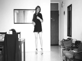 Crossdresser show on high heels