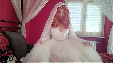 sweet Italian bride very excited and perverse