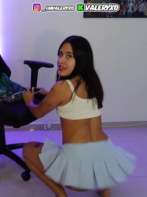Amateur Latina shows off her body on OnlyFans