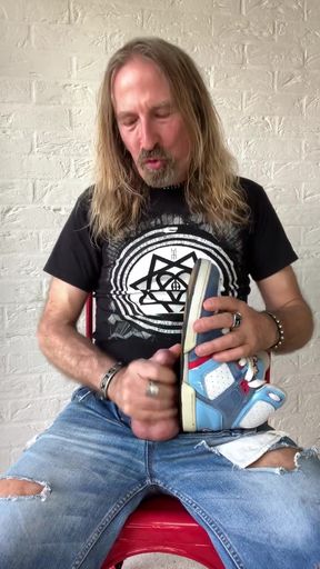 Longhairdude Wanks and Cums with Osiris Trainers, Torn Jeans, Tshirt