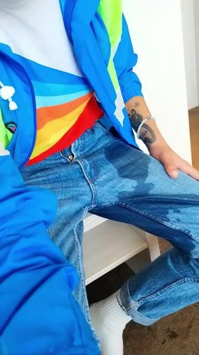 Wetting My Jeans - I'm Lazy to Go to the Toilet