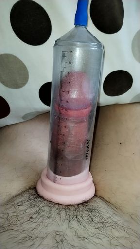 I pump my dick and jerking