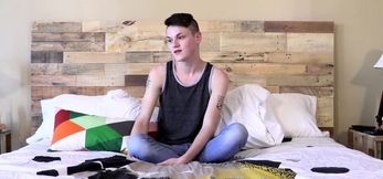 Inked twink jerk off off and dildos his booty until he