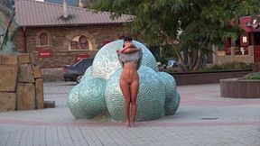 Nude stroll in broad daylight