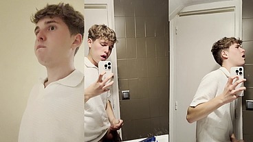 Twink con fimosis se escapa de la comida familiar para masturbarse - VIDEO COMPLETO