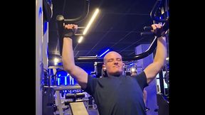 macho alfa treinando