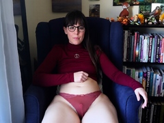 Lovely Amateur teen brunette masturbating outdoor