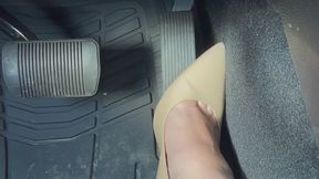 Driving in Nude Pointy Pumps