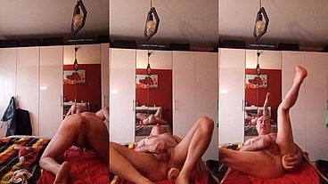 Ops68ops con il cono nel culo e i suoi dildo