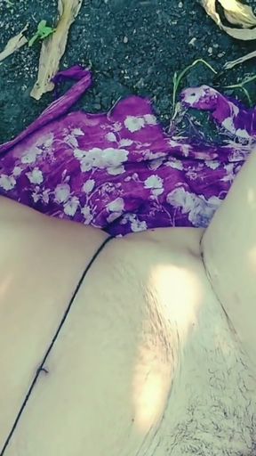 Chhoti Bahu Makka khet mein sasur ji ke samne  Sadi blouse peticot utaar kar lauda munh m Chus kar Moti gand doggy&hellip;   Clip 1