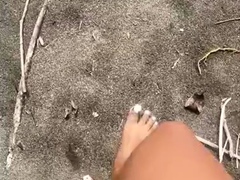 Amateur Foot Fetish Girlfriend Sucks and gives a Footjob