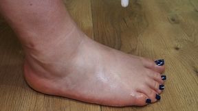 #1 My foot is covered in cream