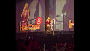 Flashing everyone at CocoBongoShow Cancun has been the highlight of my trip by far! I love Mexico