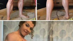 Worshiping my muscle mommie and massaging her hard muscles