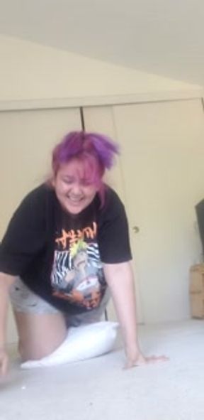 300 lbs BBW rolling XD no panties!