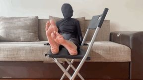 GIRL IN BLACK FOOTLESS ZENTAI SUIT RUBBING HER SOLES TOGETHER - MOV Mobile Version