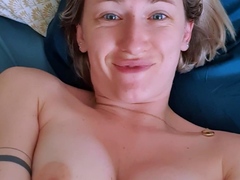 Amateur babes are good at masturbating as well