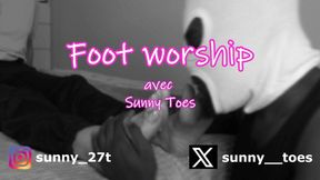 SUNNY TOES - FOOT WORSHIP #1 : "Ils m'avaient manqué tes beaux pieds !"