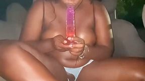 Amateur busty ebony girl masturbates and squirts in back seat