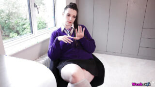 Striptýz, joi &#8211; POV anál POV fetiš video brunetky Giny Gerson, Ivy Rain a Ivy v análu