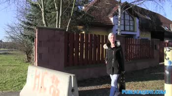 Public Pleasure: Blonde Babe's Outdoor Cum-Shot