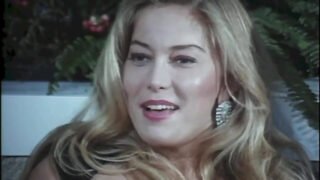 минет, оргия, бет – үлкен сиськи брюнетка еуропалық Андреа Молнар, Милли Д'Абраччио және Моана Поцци үшін дөрекі анальный оргия