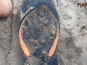 CUM SAND & FLIP FLOPS - PUBLIC NUDIST BEACH - CUM FEET SOCKS SERIES - MANLYFOOT 💦 🩴 - EPISODE 2
