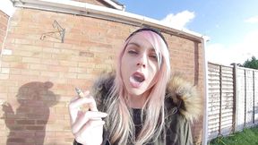 Chloe Toy - Smoking