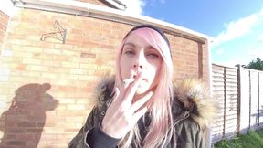 Chloe Toy - Smoking