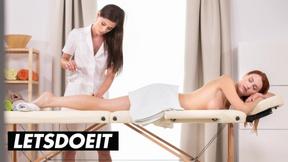 ”Teen Lesbo Girls Feast on Each Other's Cunts”